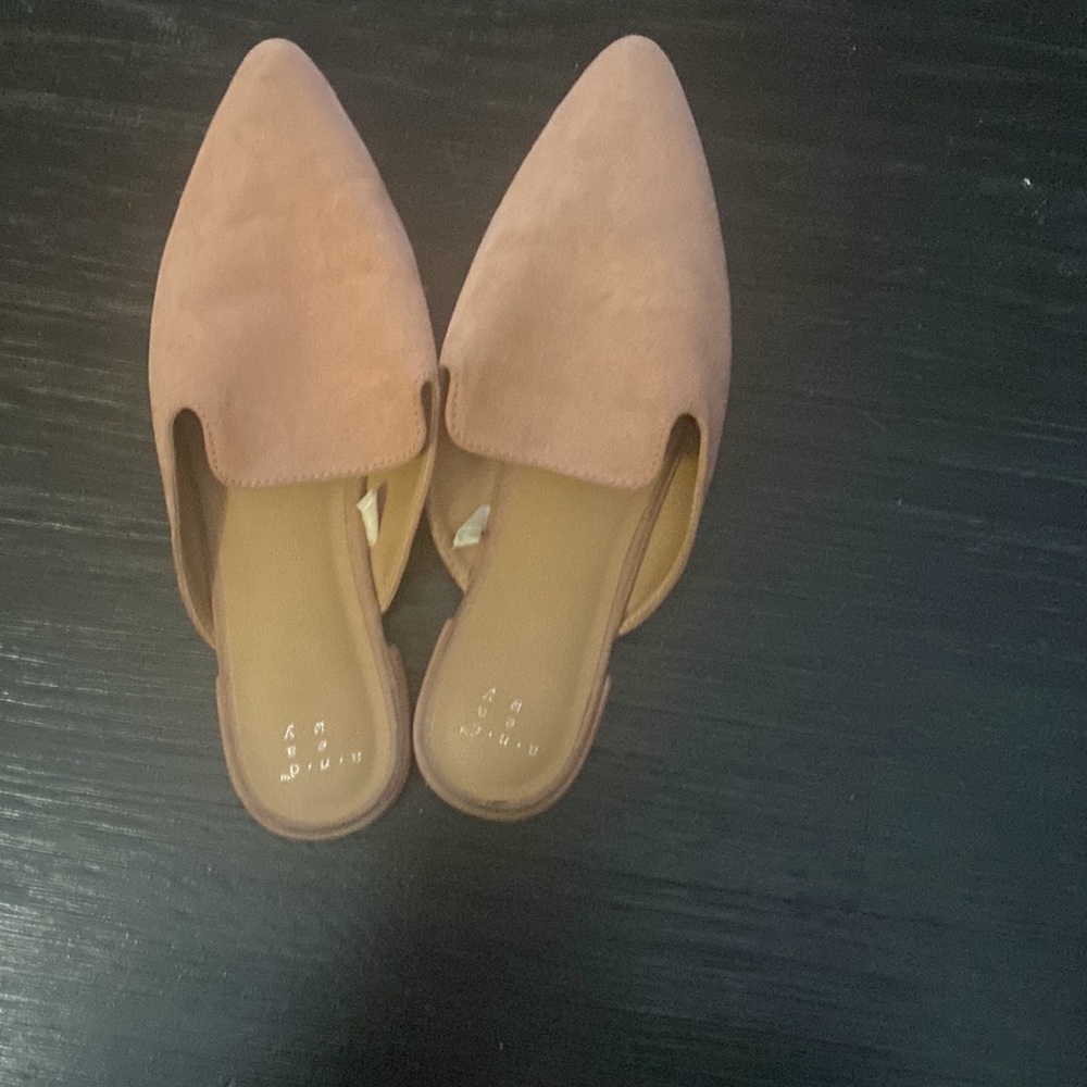 Soft pink Suede Shoes - Picture 4 of 5
